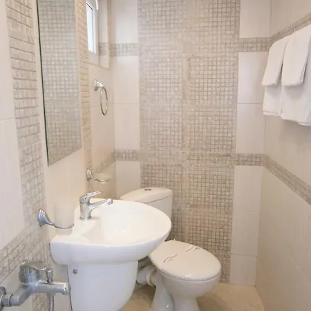 Family White House Ahyolu