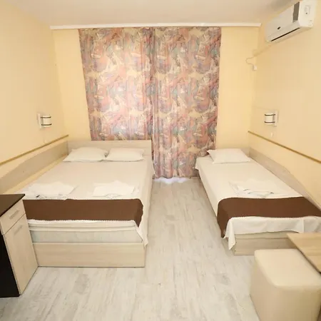 Family White House Otel 2*