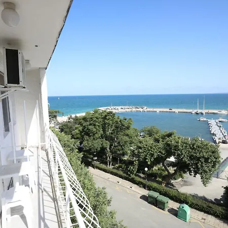 Otel Family White House Ahyolu